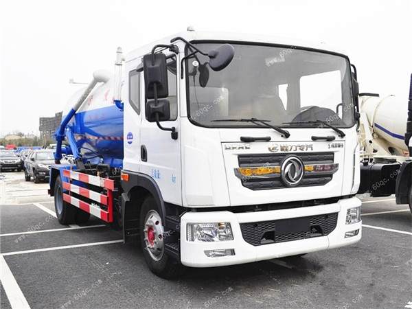 東風多利卡D9吸污車