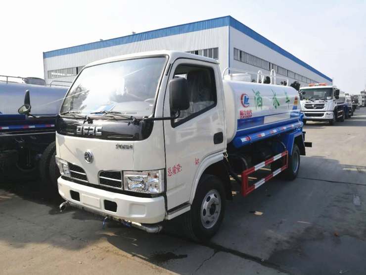 東風小區5噸綠化噴灑車