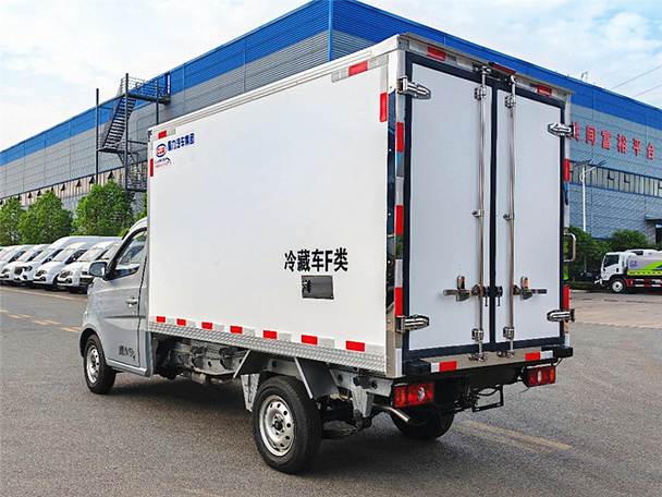 長(zhǎng)安新星卡冷藏車
