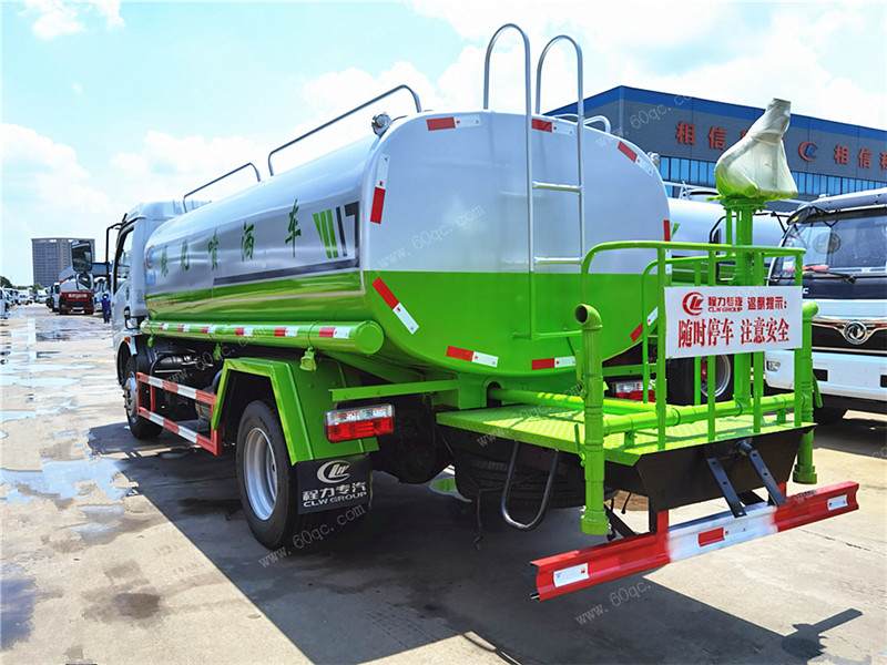 國(guó)六東風(fēng)多利卡9噸灑水車