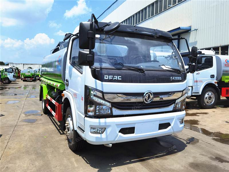 國(guó)六東風(fēng)多利卡9噸灑水車