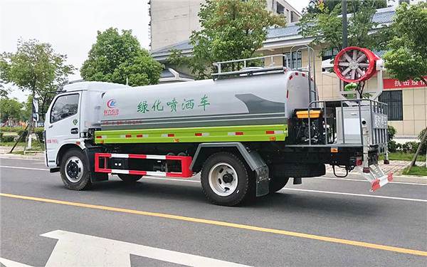 國(guó)六新款東風(fēng)福瑞卡F7霧炮車