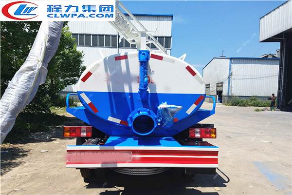 福田藍(lán)牌吸糞車(chē)