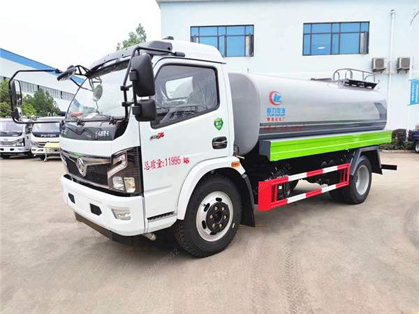 8噸灑水車(chē)