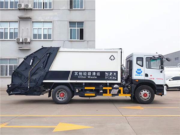 東風(fēng)多利卡D9壓縮垃圾車_10方_12方壓縮垃圾車
