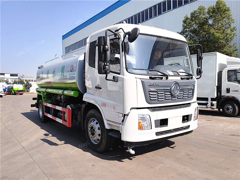 國六灑水車在購買新車時糾結(jié)的幾個問題