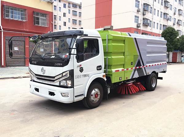 為什么要買(mǎi)掃路車(chē)？程力掃路車(chē)有什么優(yōu)勢(shì)？