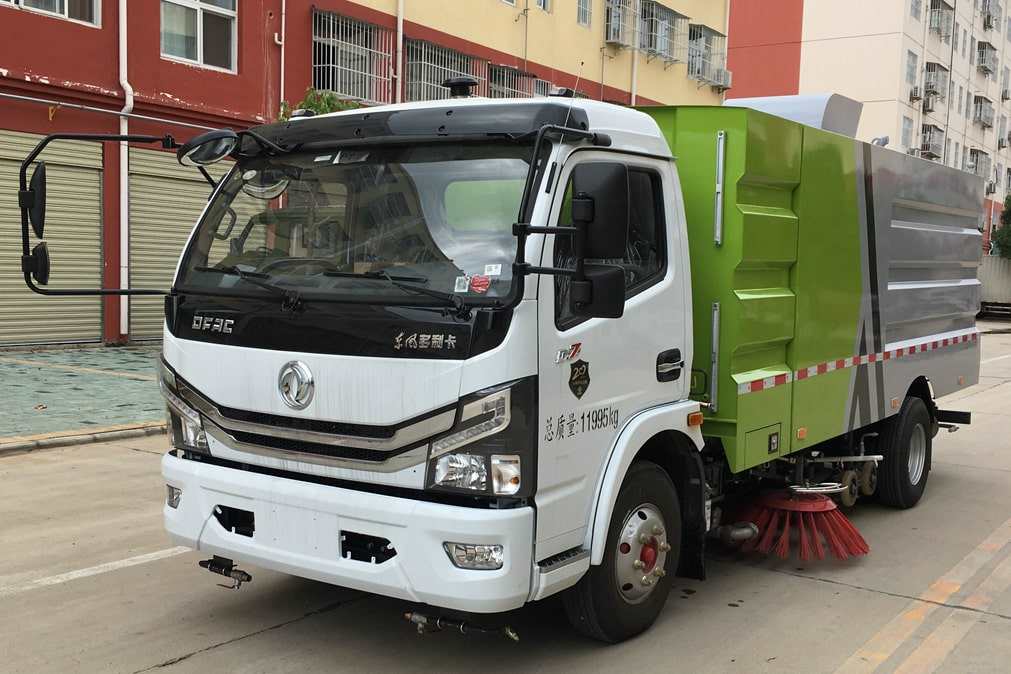 國(guó)六東風(fēng)5噸洗掃車(chē)配置，東風(fēng)多利卡D7洗掃車(chē)預(yù)售價(jià)多少