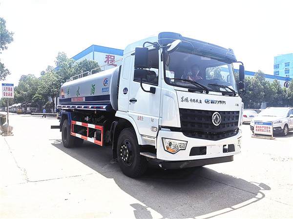 康明斯灑水車多少錢，東風(fēng)12噸14噸康明斯灑水車參數(shù)表